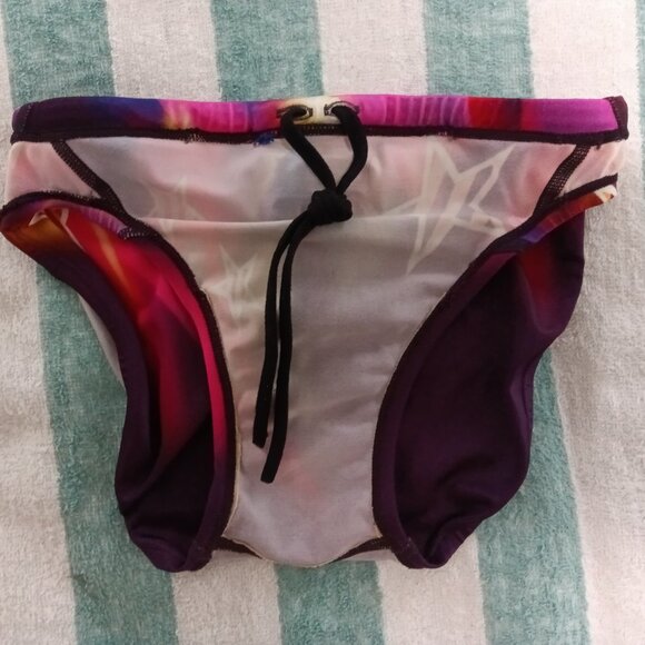 (*) MIZUNO SWIM BRIEF, PURPLE PATTERNS, JAPANESE SIZE "L" - (Pre-Owned) - Picture 8 of 8
